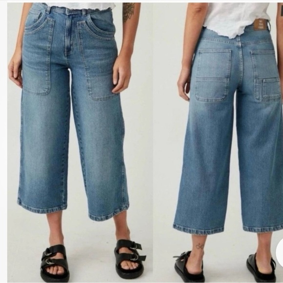 We The Free Denim - We The Free Piper Mid Rise Blue Wash Crop Wide Leg Relaxed Fit Jeans Size 27